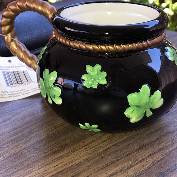 NWT Black Pot with Gold handle and trim - Picture 4 of 8